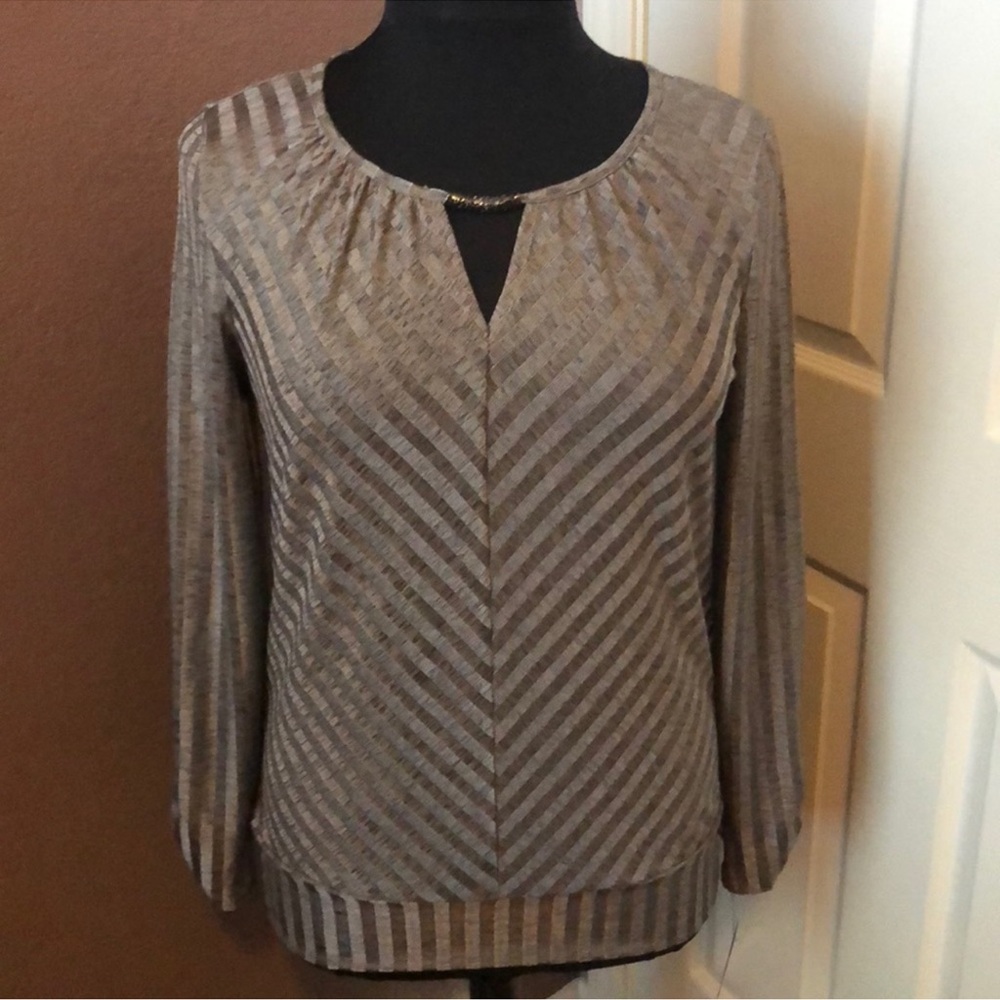 Large Size top by Apt.9